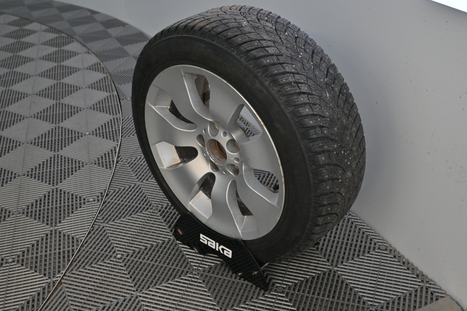 BMW 330 2011