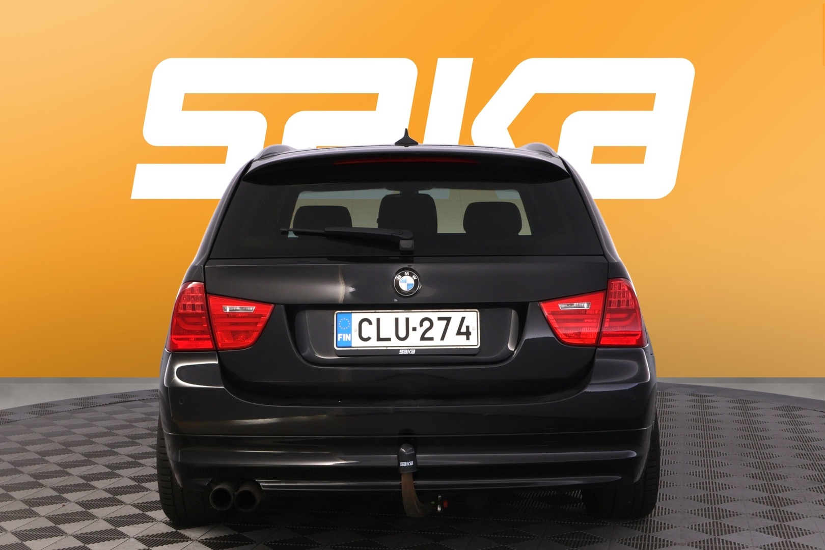 BMW 330 2011