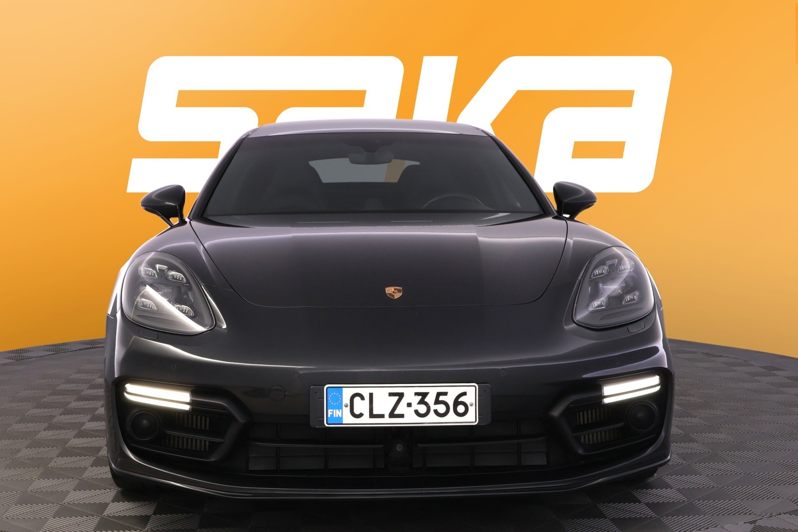 PORSCHE Panamera 2017