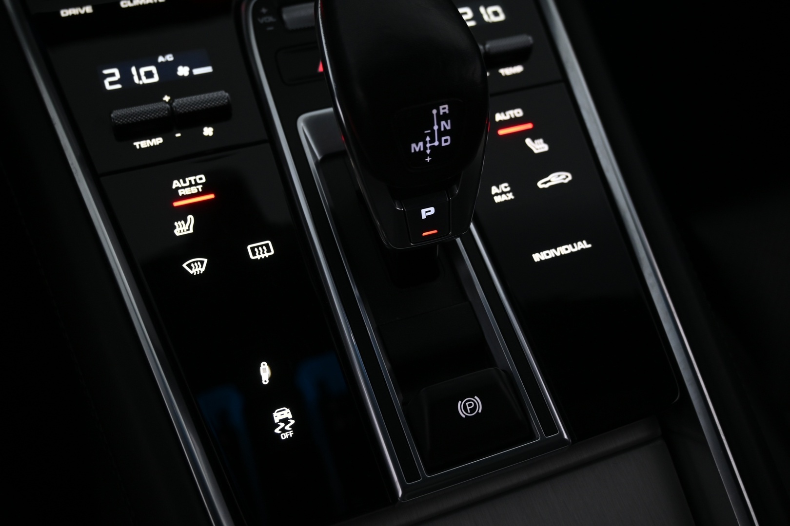 PORSCHE Panamera 2017
