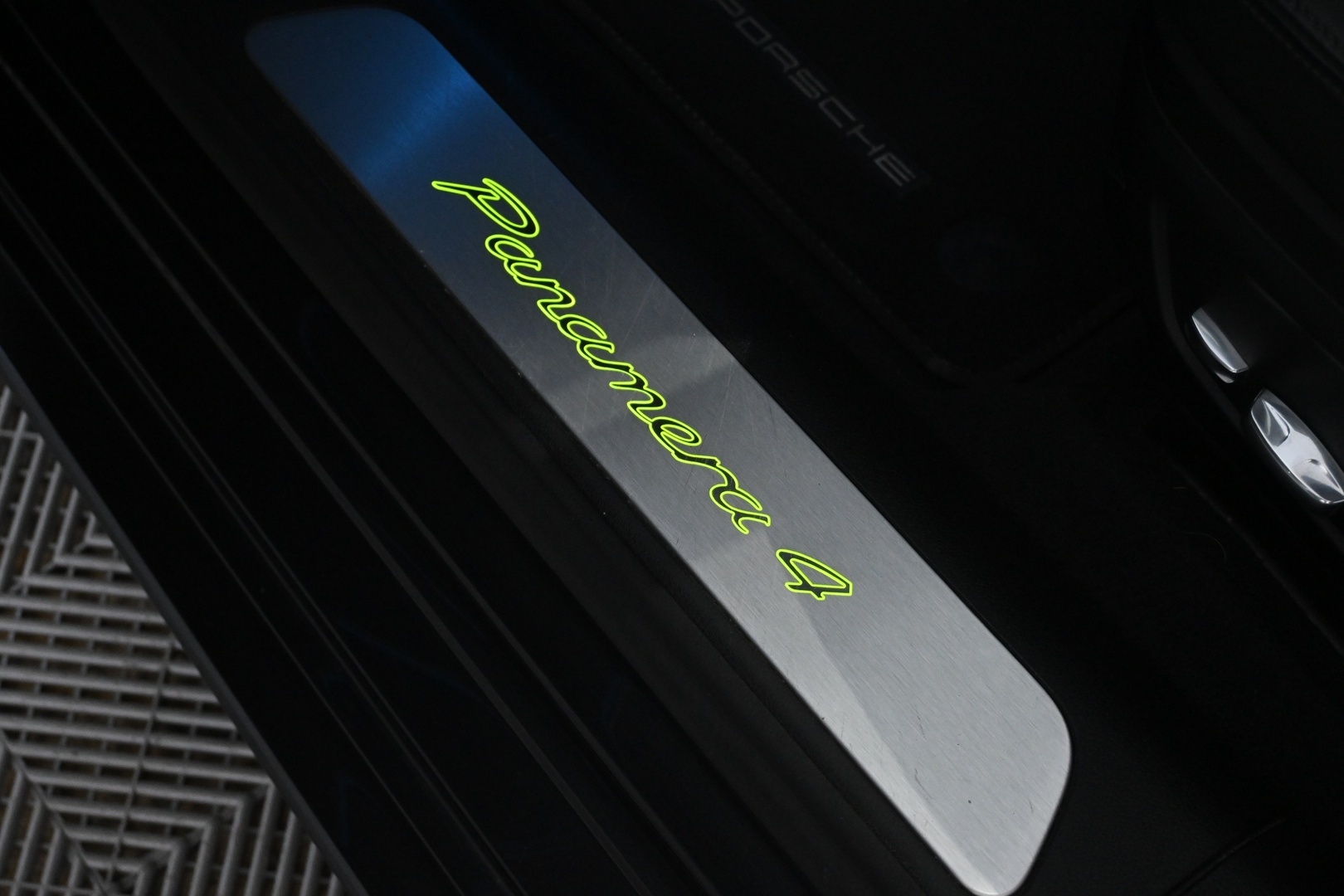 PORSCHE Panamera 2017