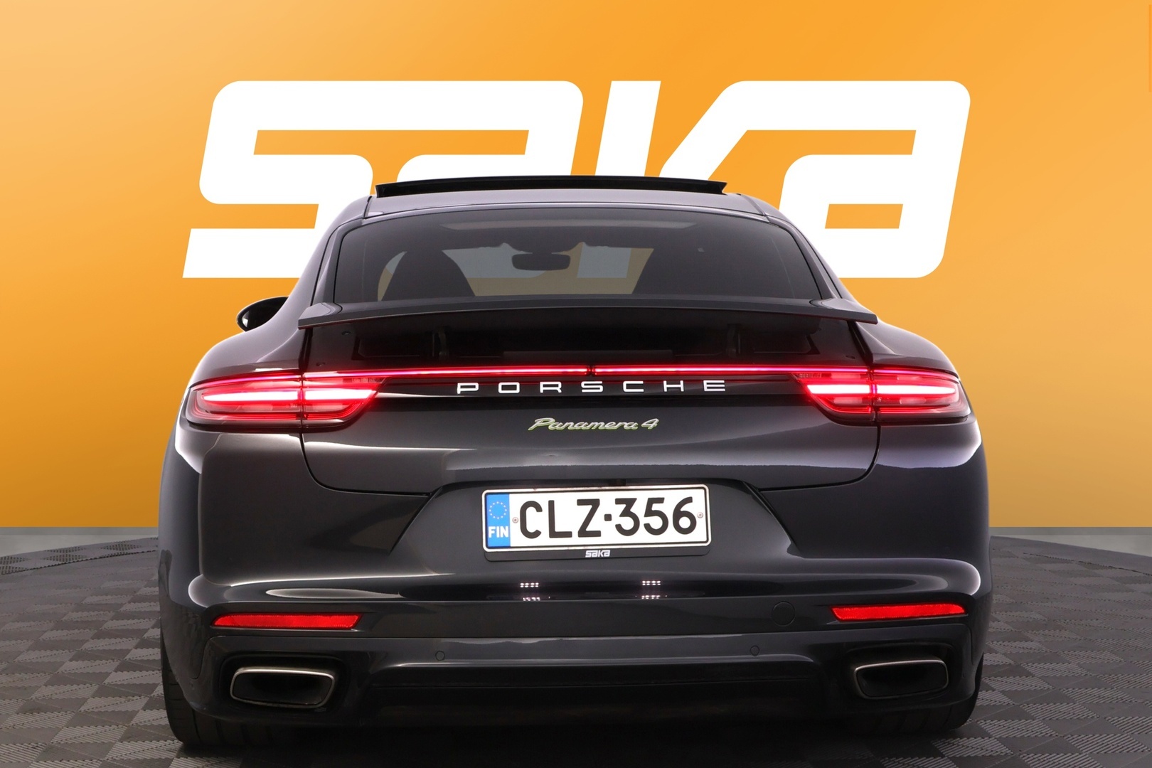 PORSCHE Panamera 2017