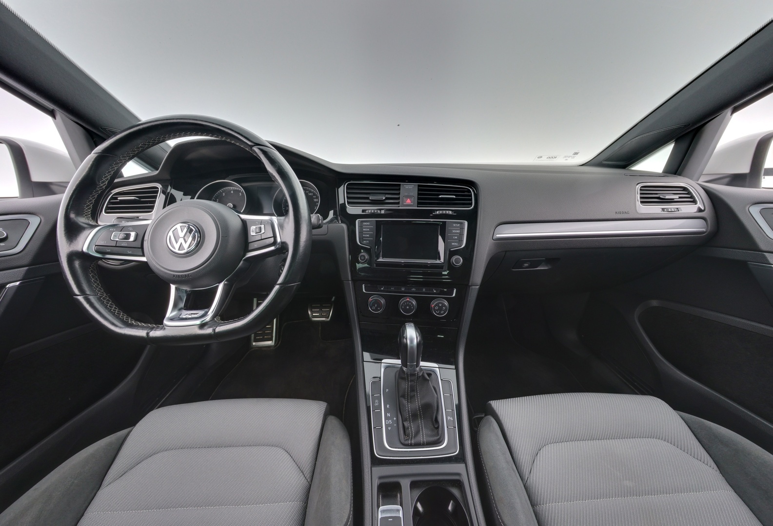 VOLKSWAGEN Golf 2015