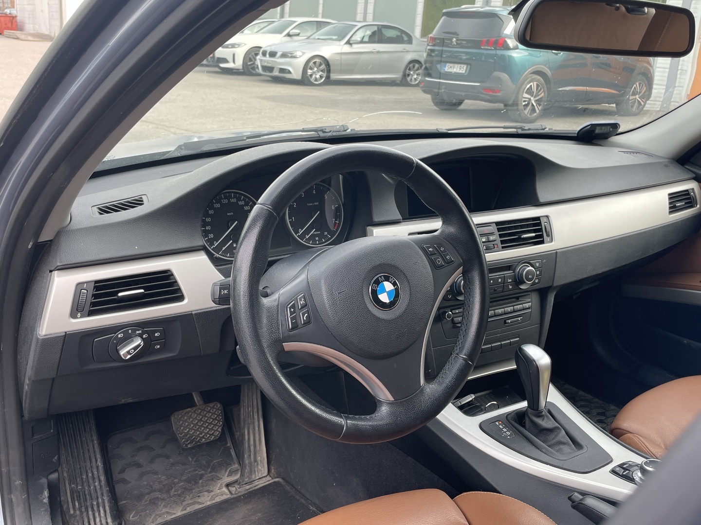 BMW 320 2011