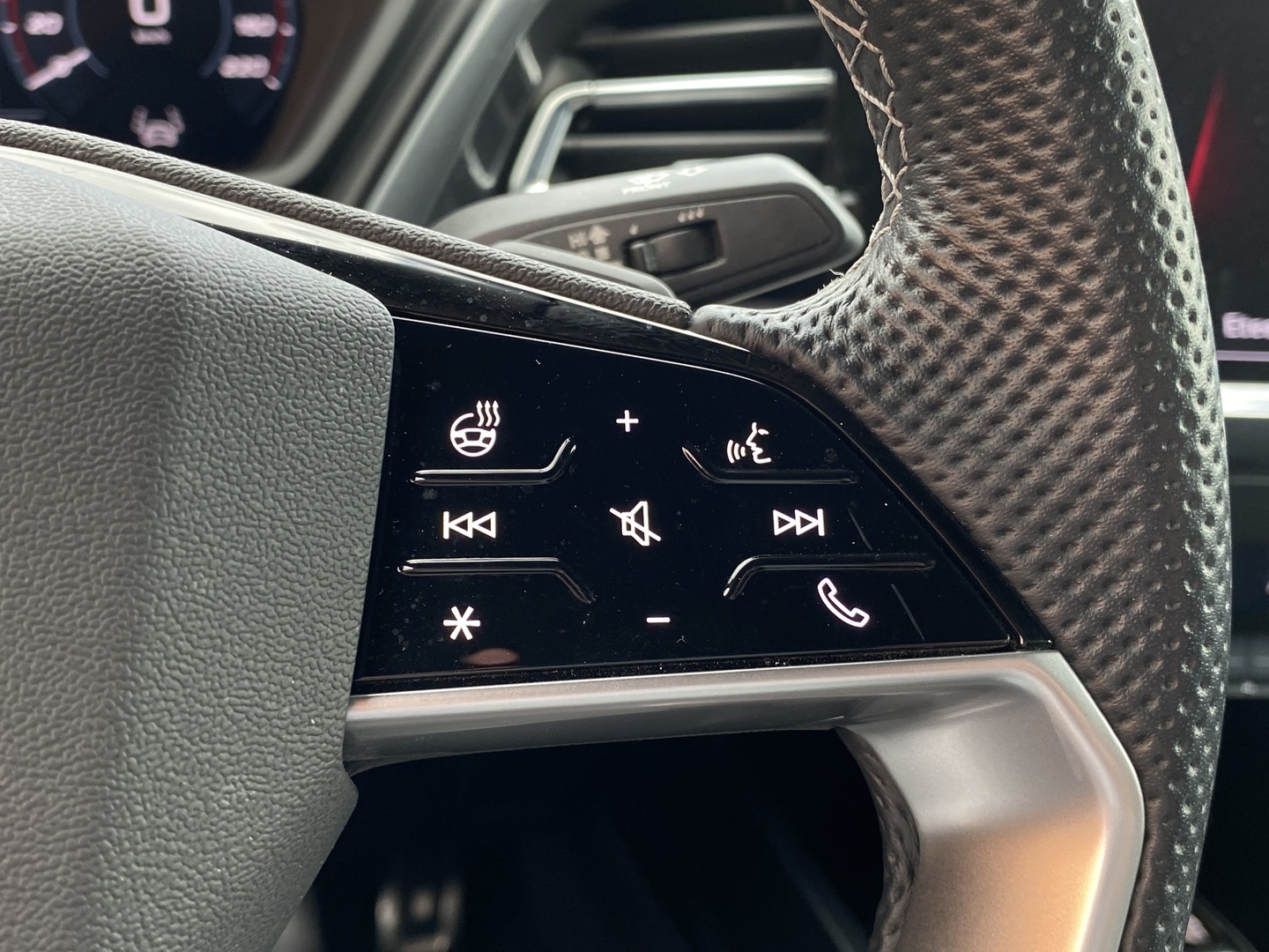 AUDI Q4 e-tron 2023