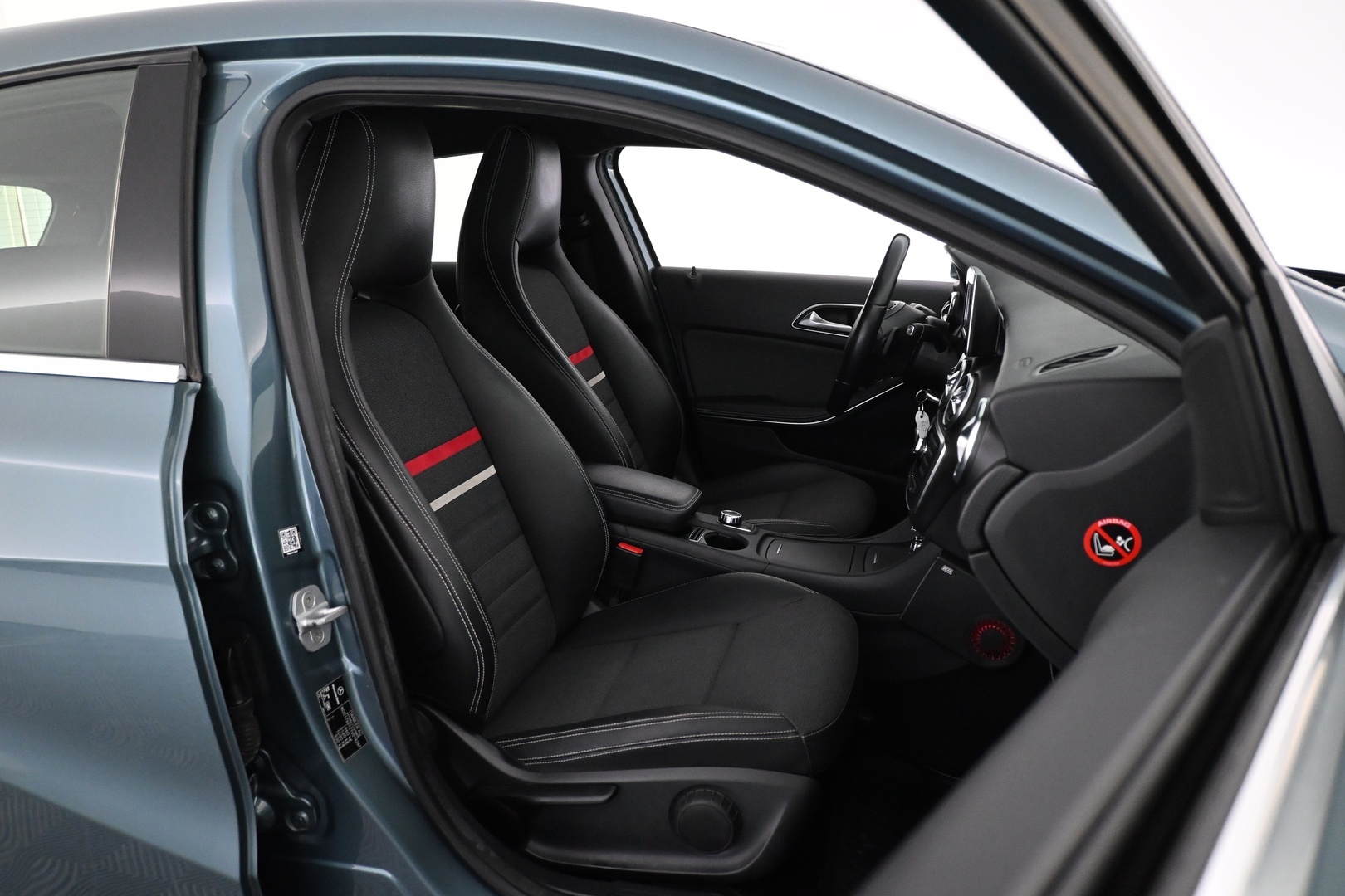 MERCEDES-BENZ A 2014