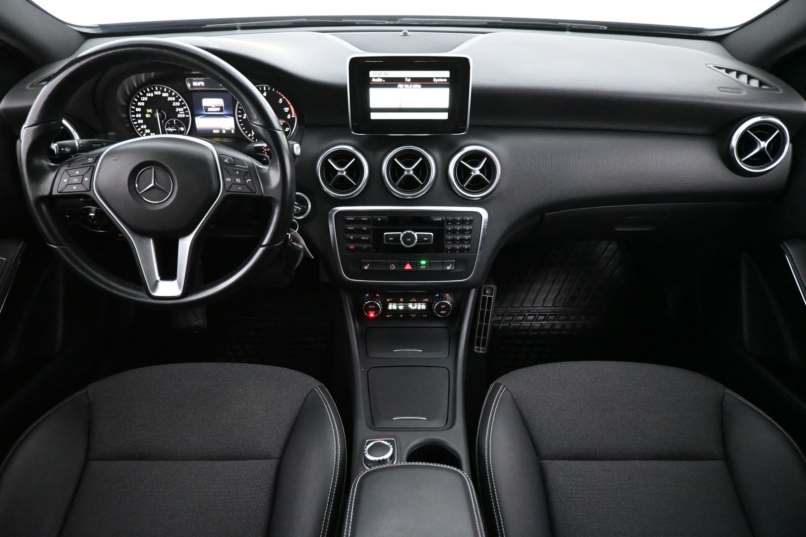 MERCEDES-BENZ A 2014
