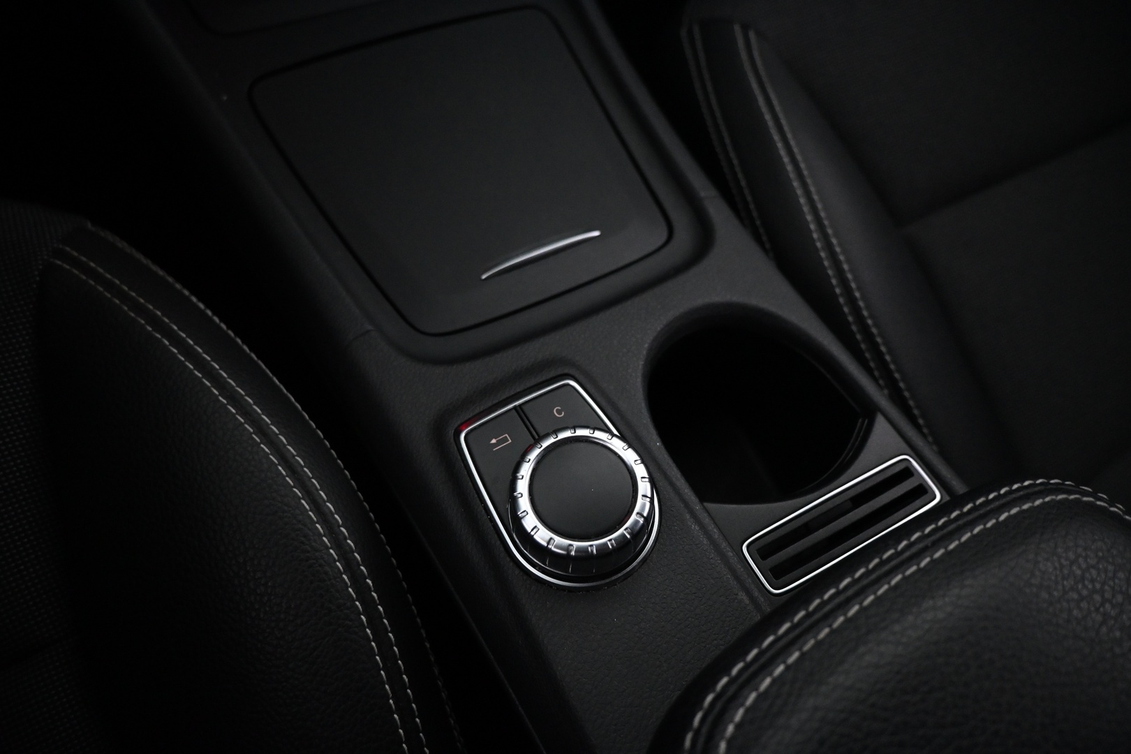 MERCEDES-BENZ A 2014