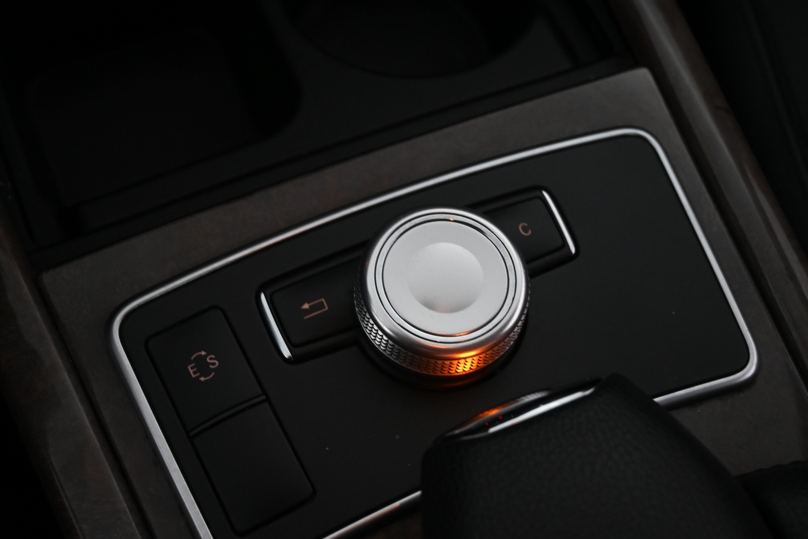 MERCEDES-BENZ E 2012