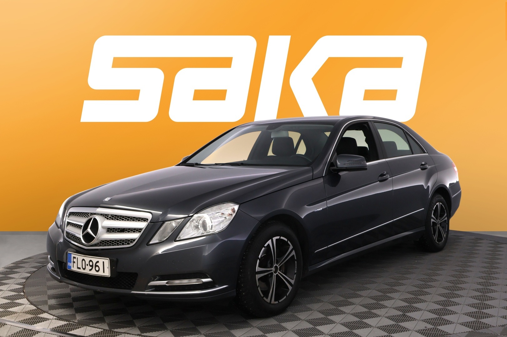 MERCEDES-BENZ E 2012