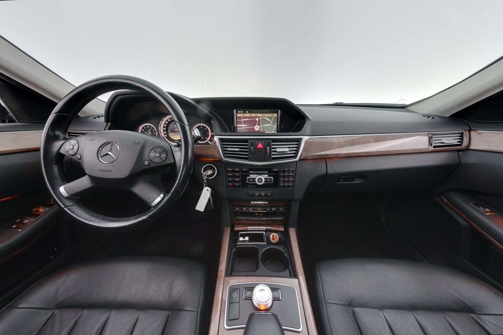 MERCEDES-BENZ E 2012