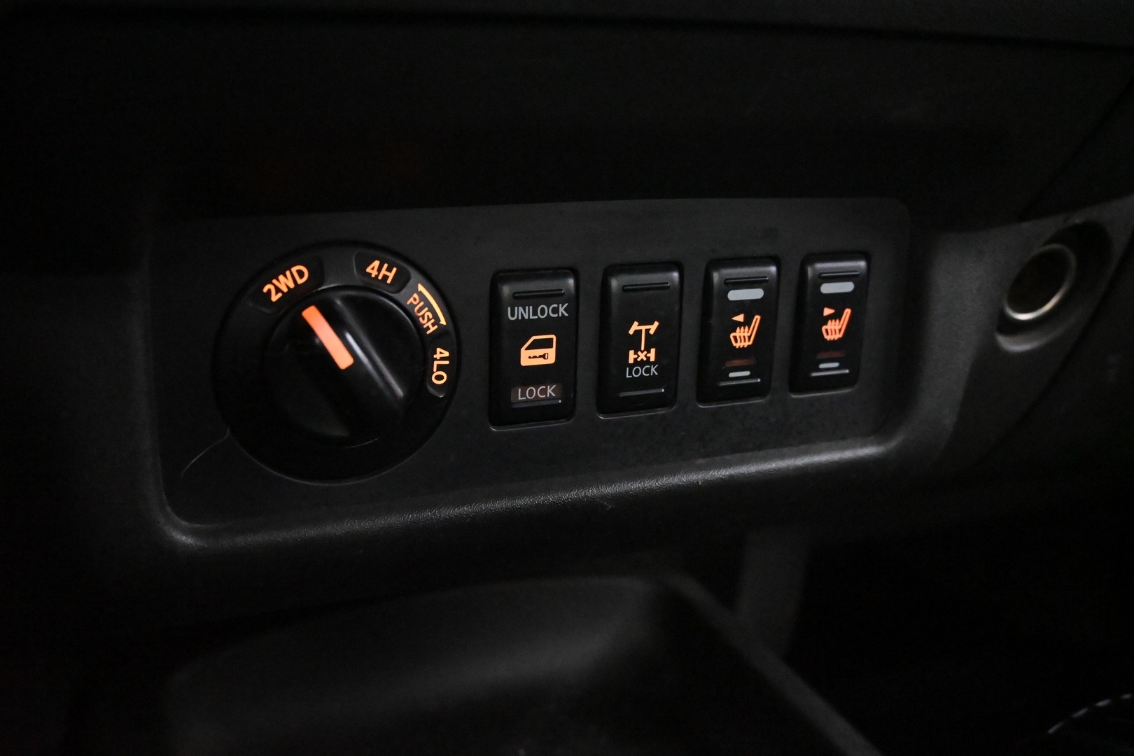 NISSAN Navara 2008