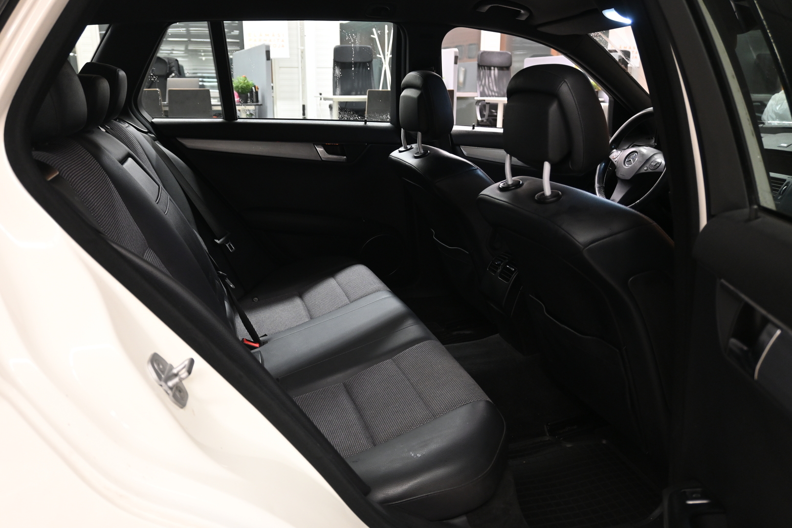 MERCEDES-BENZ C 2010