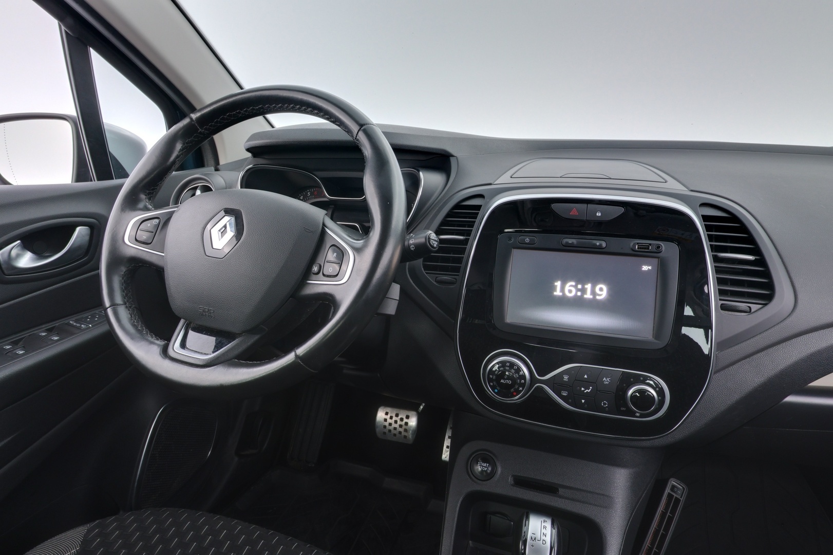 RENAULT Captur 2018