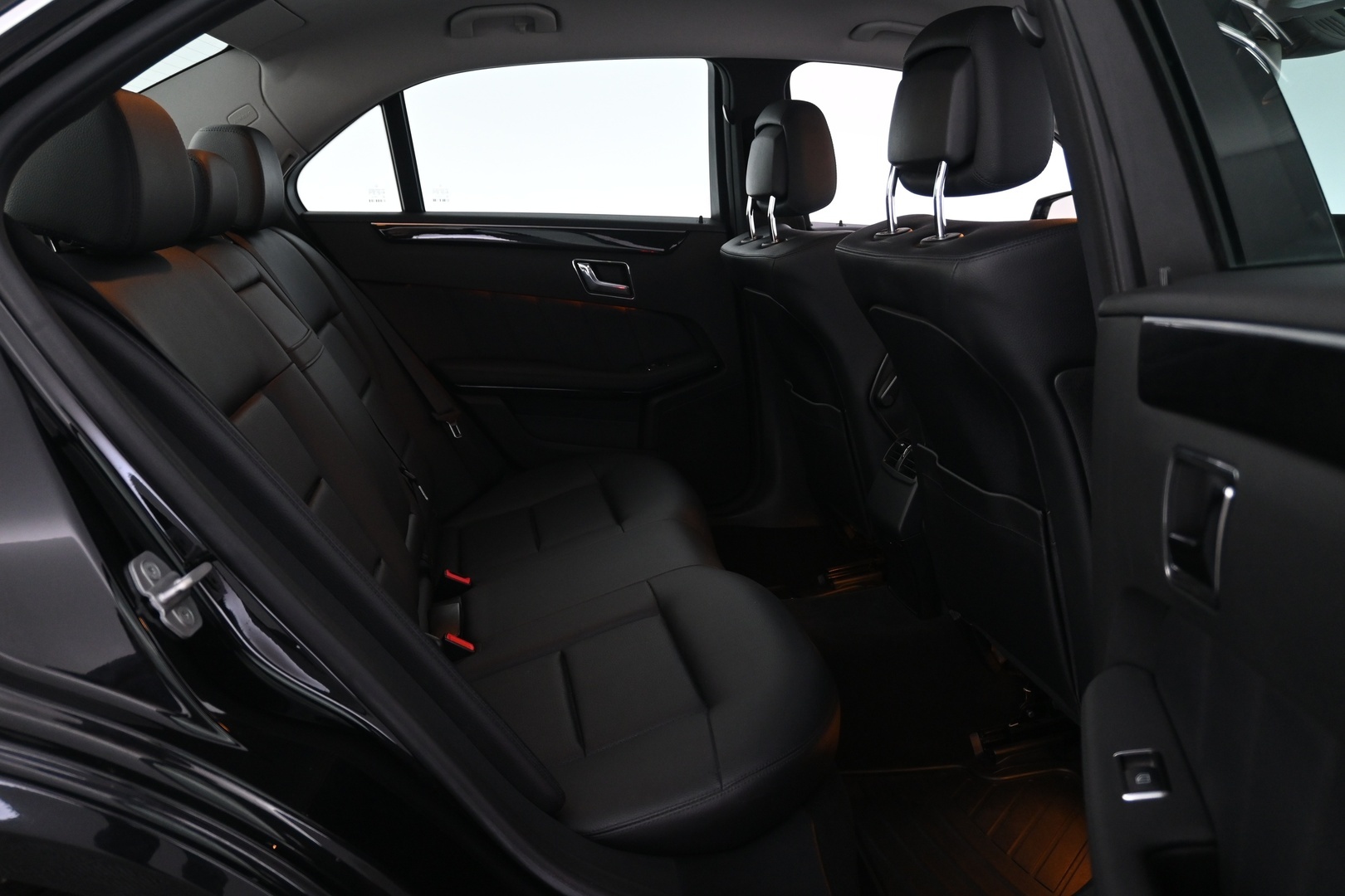 MERCEDES-BENZ E 2011