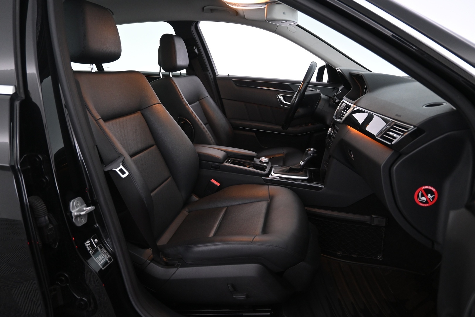 MERCEDES-BENZ E 2011