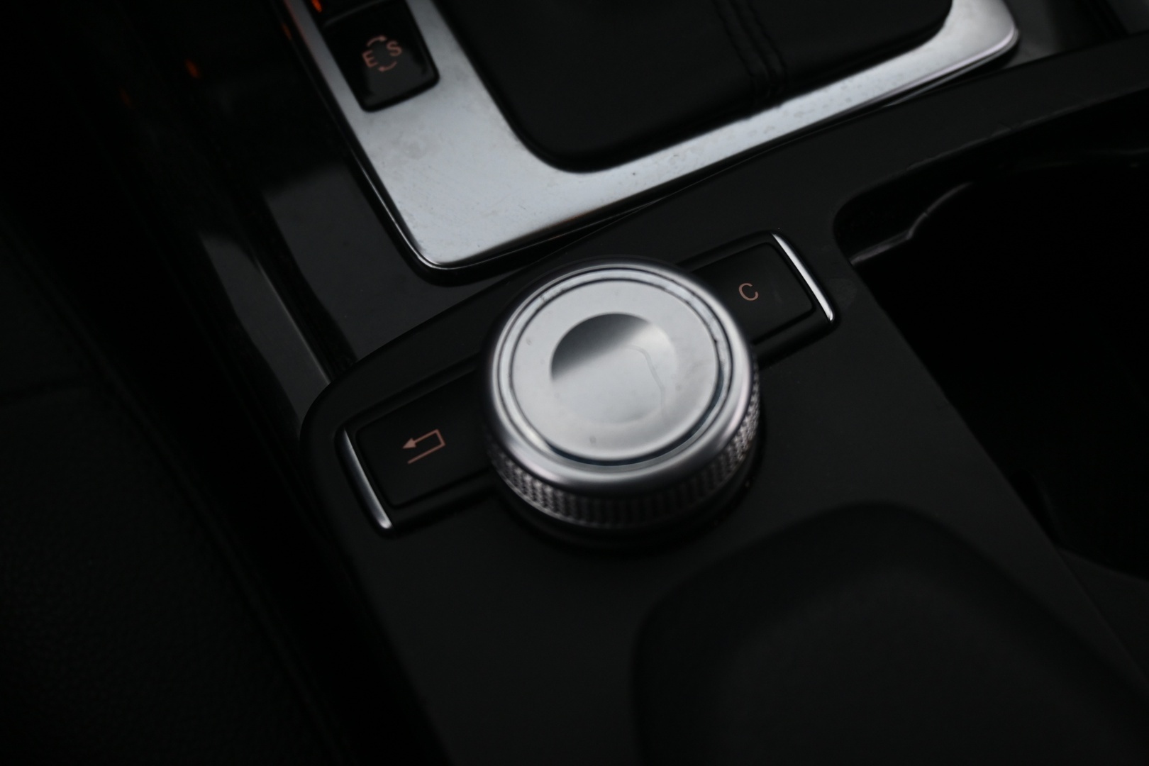 MERCEDES-BENZ E 2011