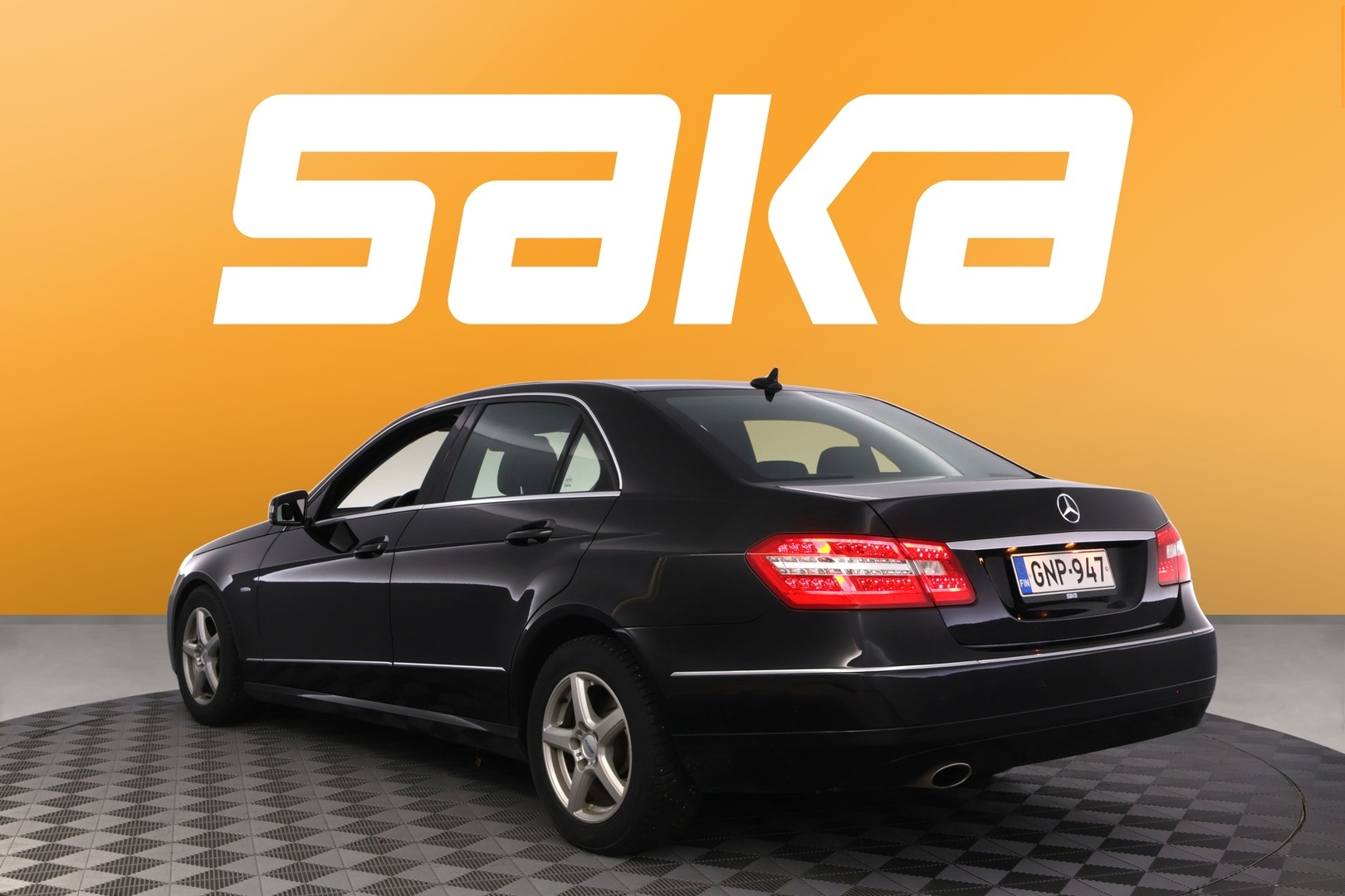 MERCEDES-BENZ E 2011