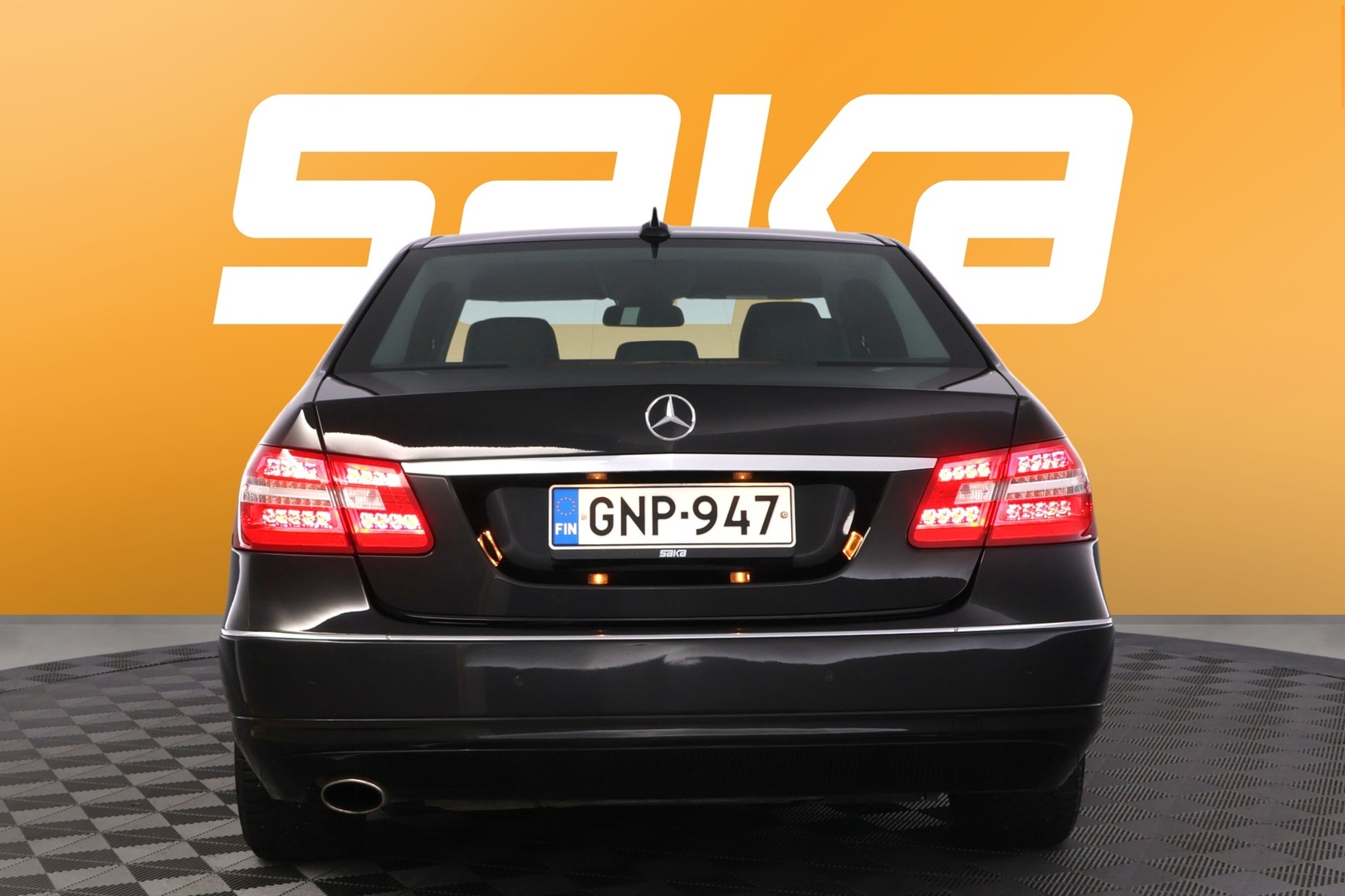 MERCEDES-BENZ E 2011