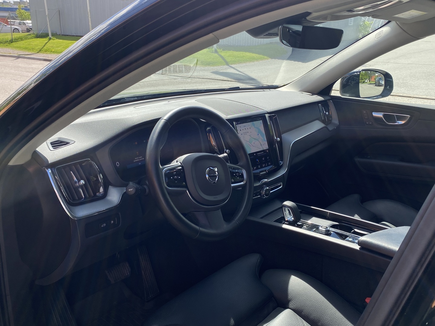 VOLVO XC60 2023