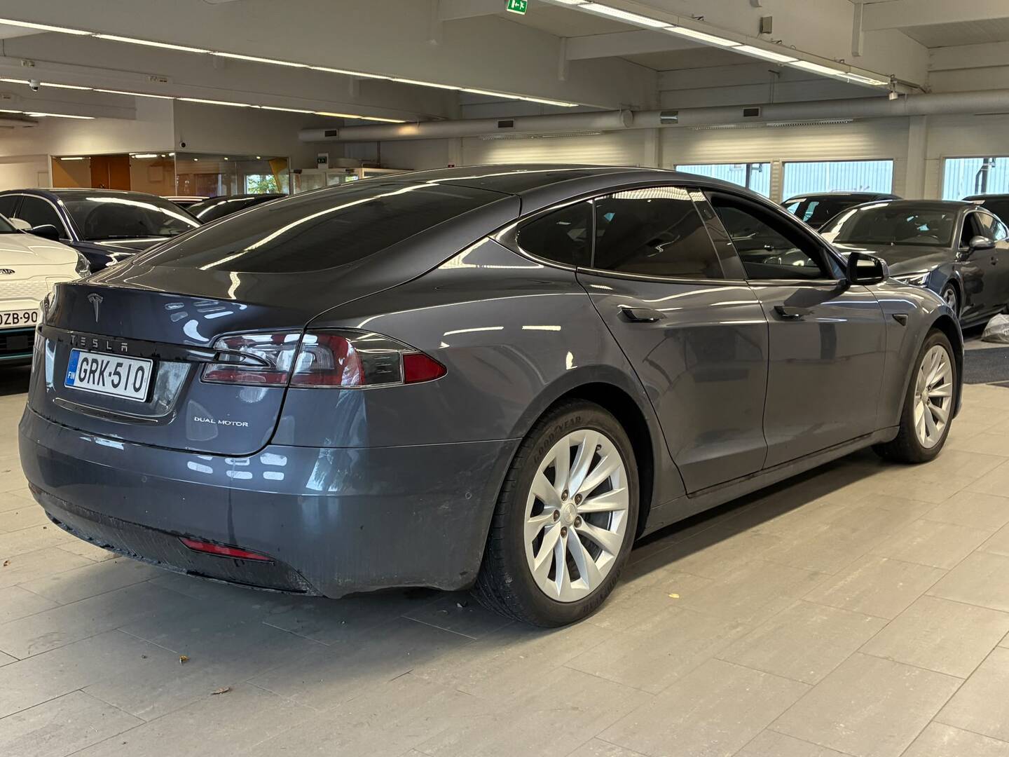 TESLA Model S 2021