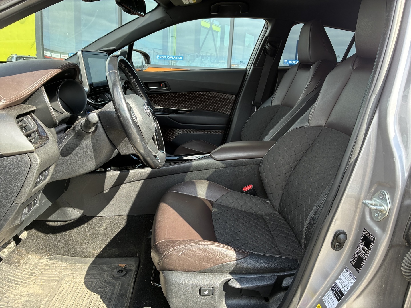 TOYOTA C-HR 2017