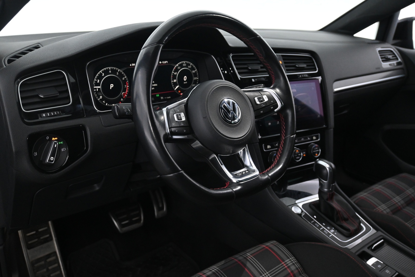 VOLKSWAGEN Golf 2018