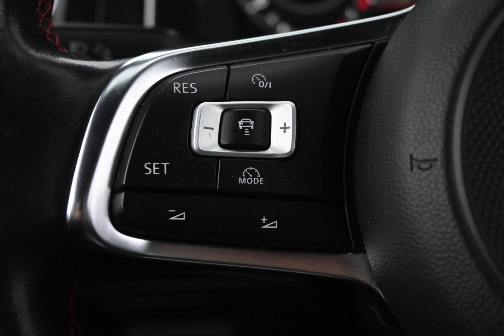 VOLKSWAGEN Golf 2018