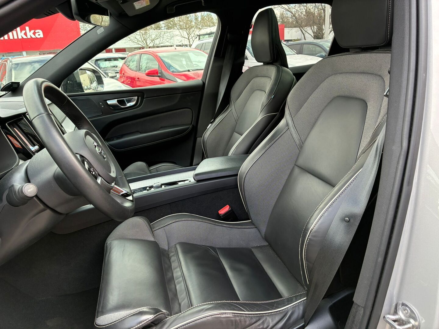 VOLVO XC60 2022