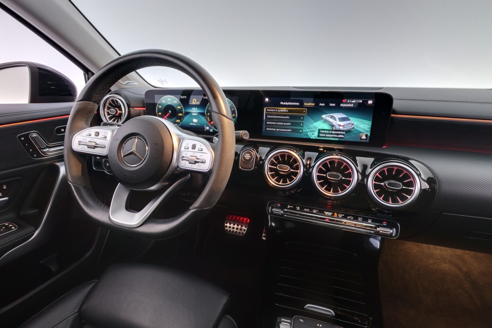 MERCEDES-BENZ A 2021
