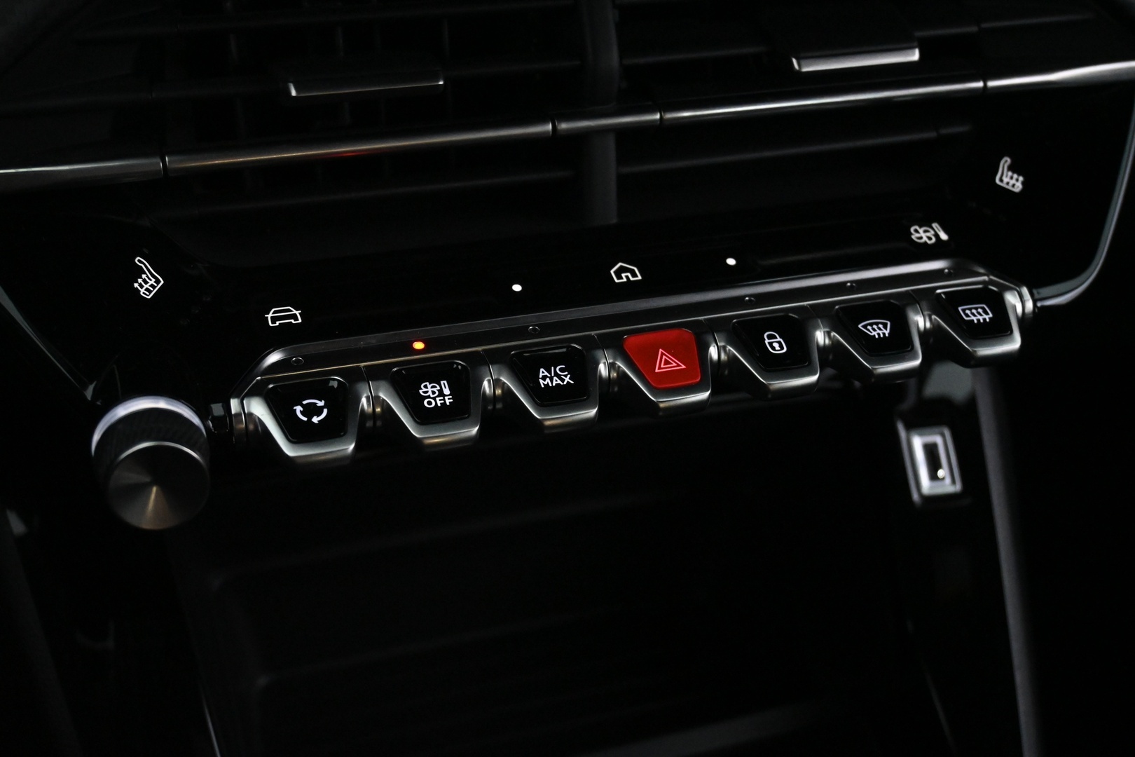 PEUGEOT e-2008 2024