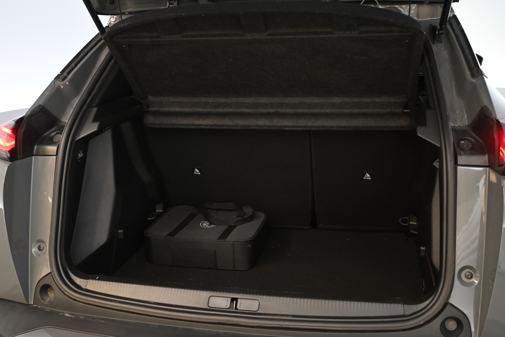 PEUGEOT e-2008 2024