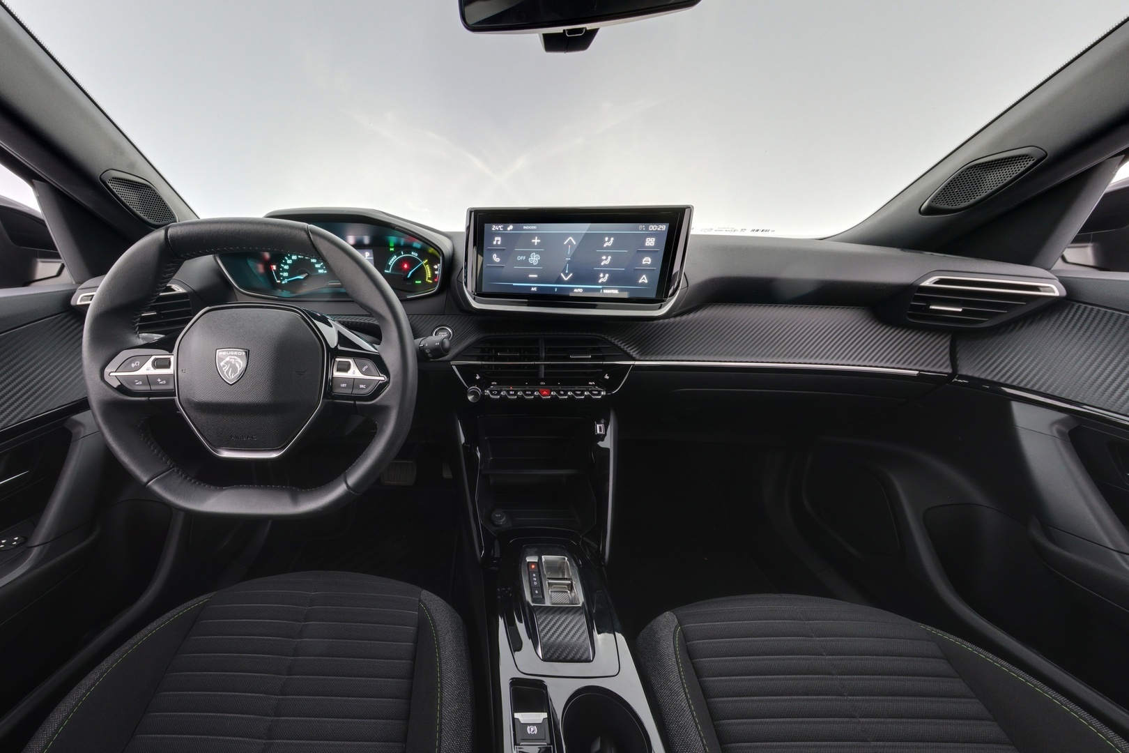 PEUGEOT e-2008 2024