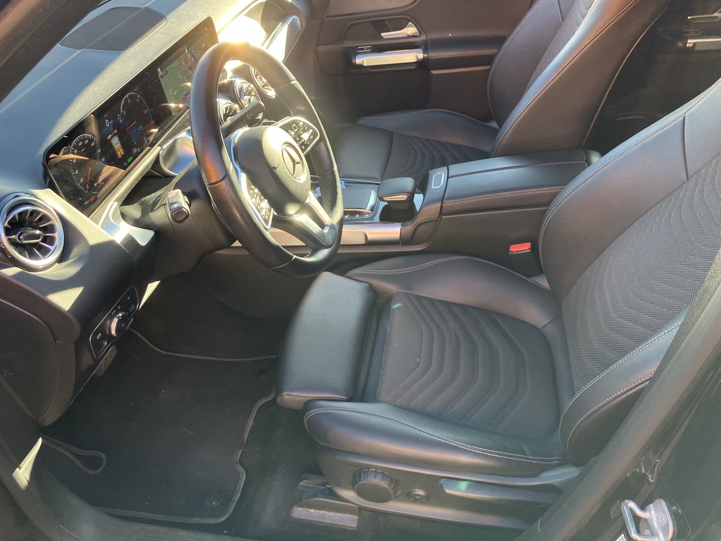 MERCEDES-BENZ EQB 2024