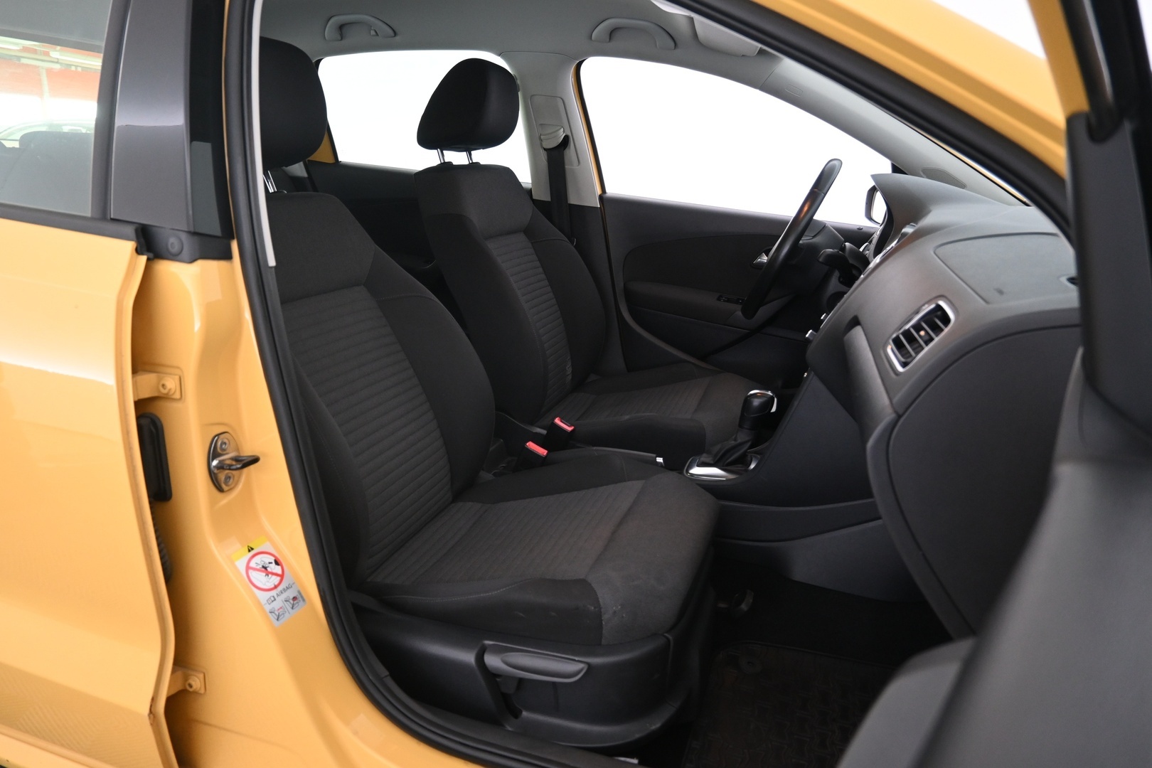 VOLKSWAGEN Polo 2011