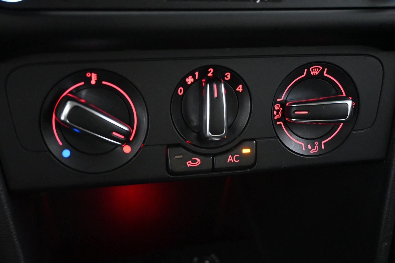 VOLKSWAGEN Polo 2011