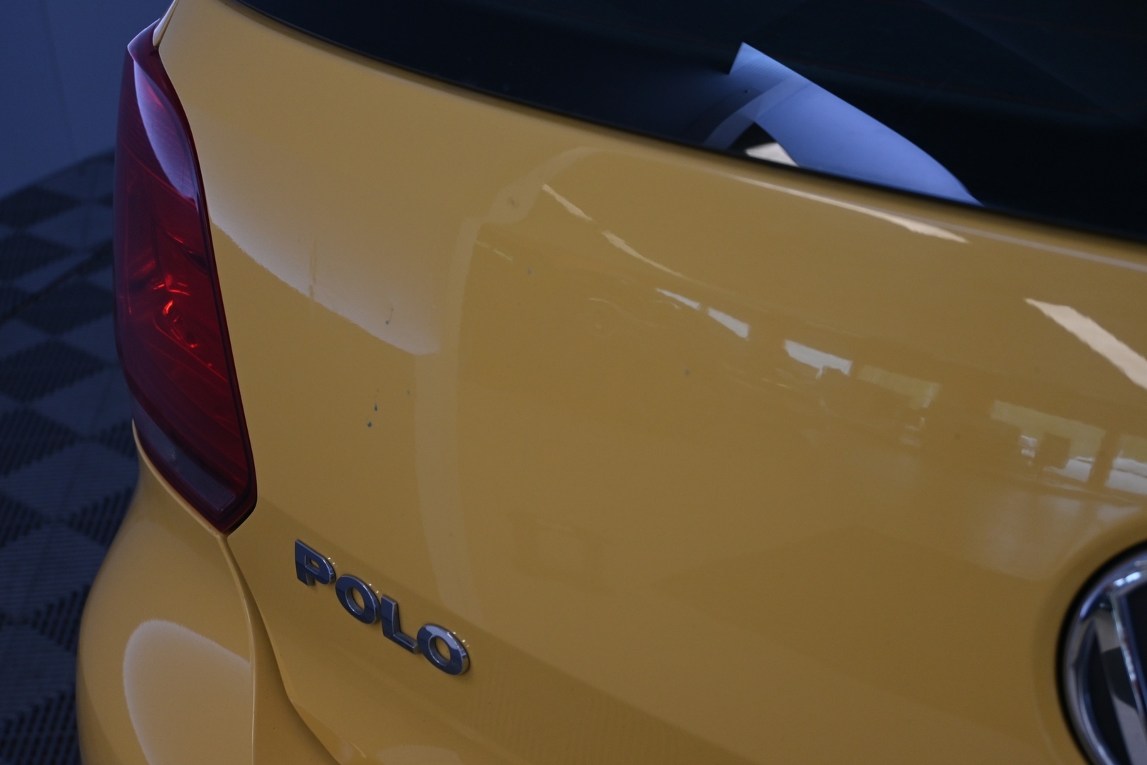 VOLKSWAGEN Polo 2011