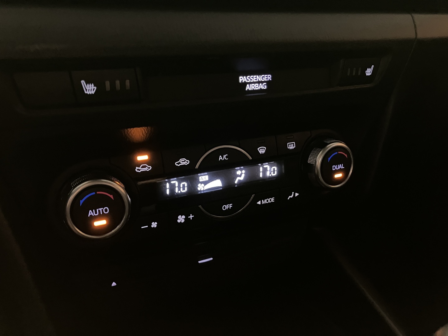 MAZDA Mazda3 2015
