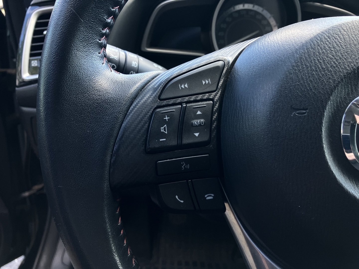 MAZDA Mazda3 2015