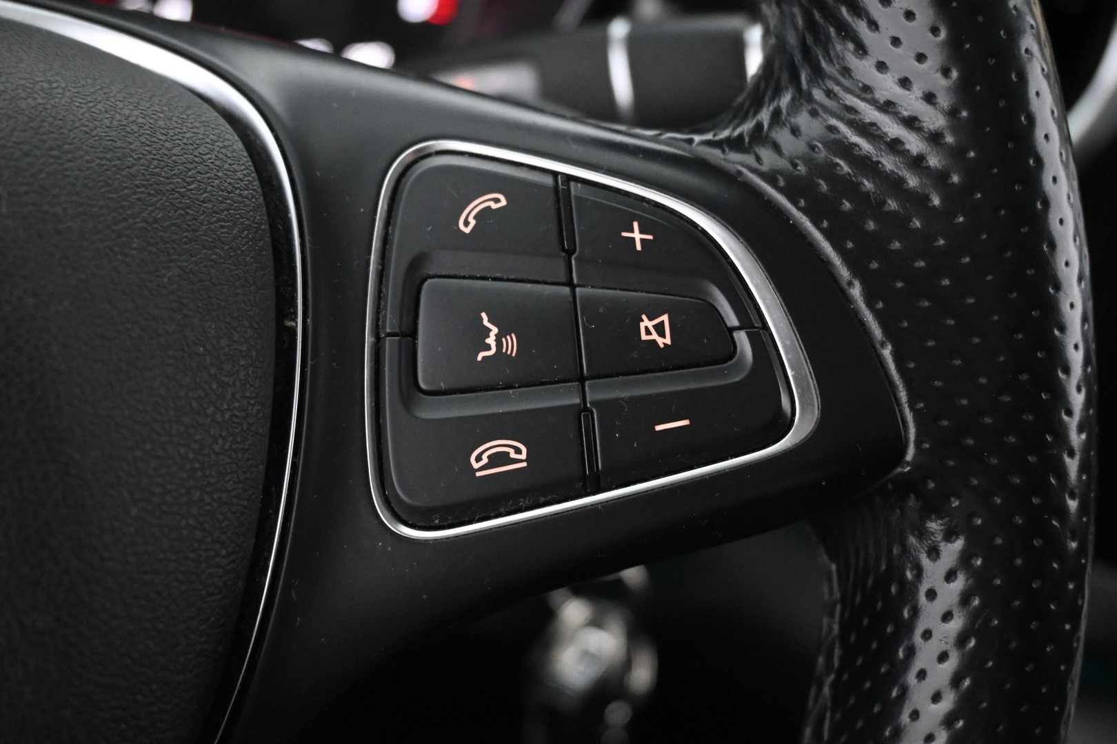 MERCEDES-BENZ V 2015