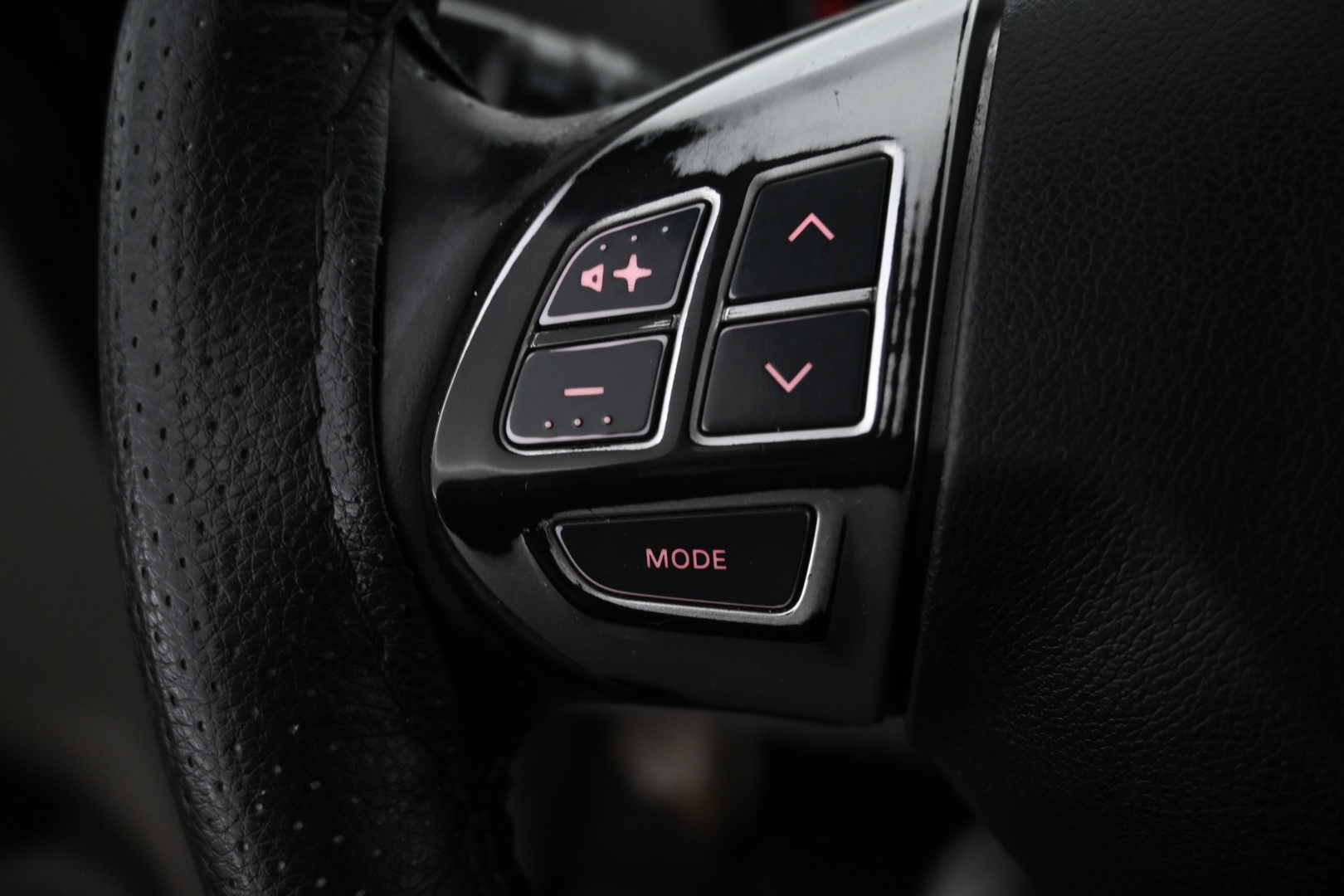 MITSUBISHI L200 2010