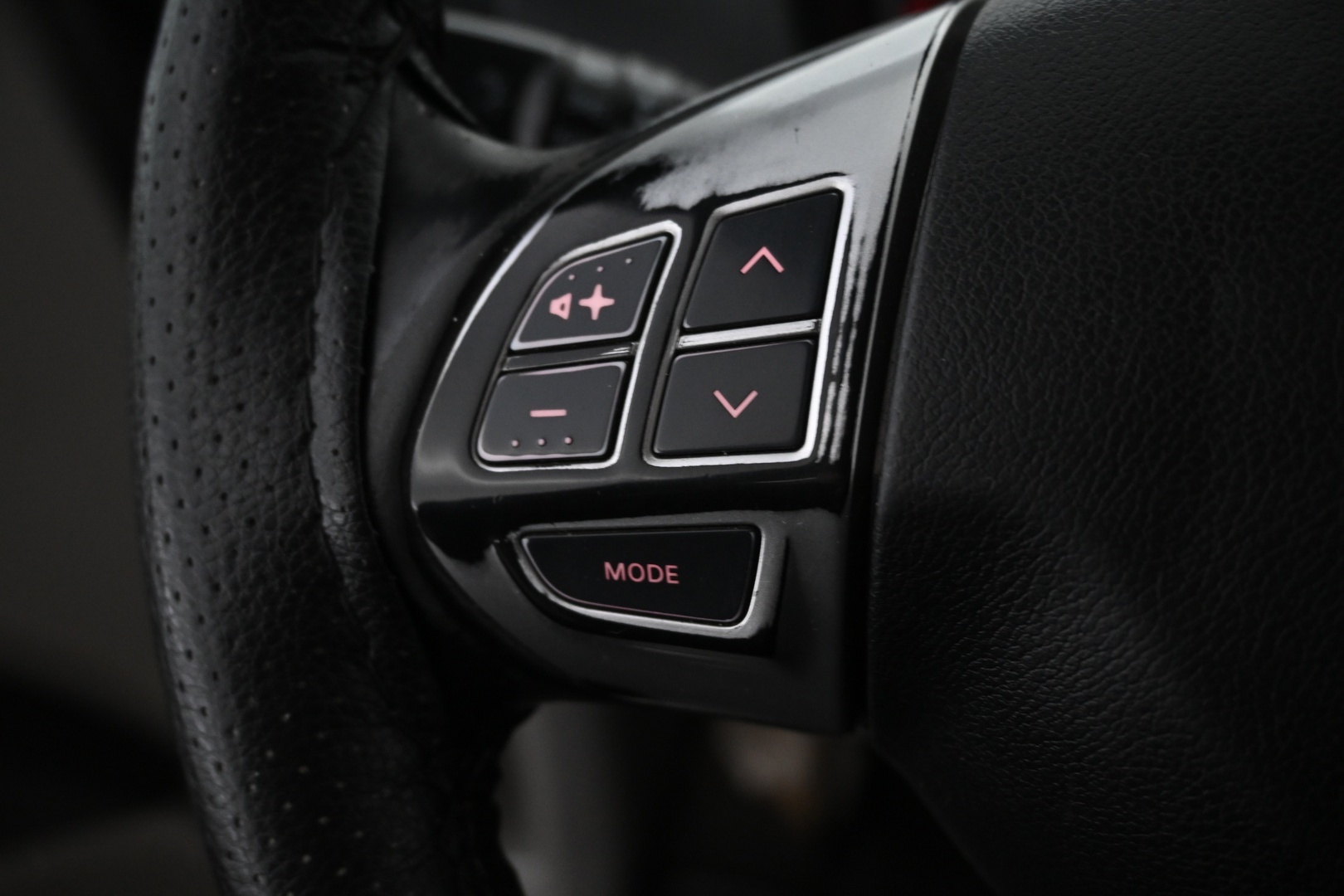 MITSUBISHI L200 2010