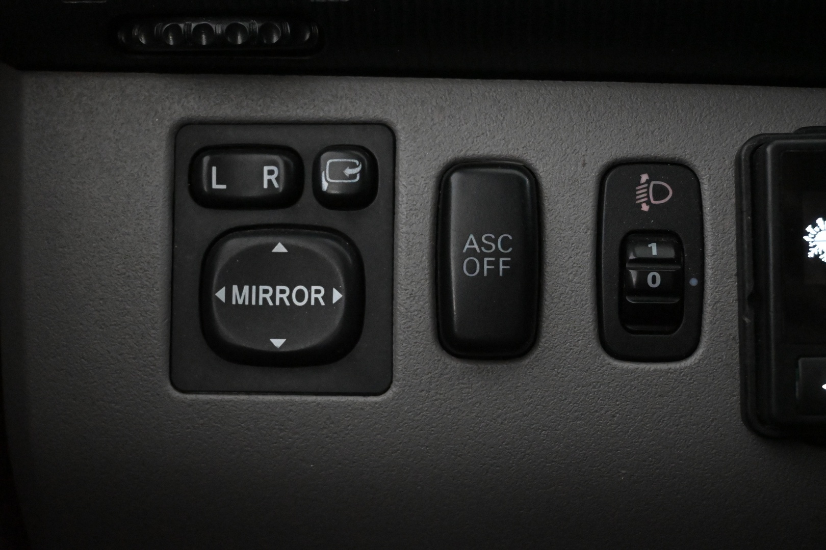 MITSUBISHI L200 2010