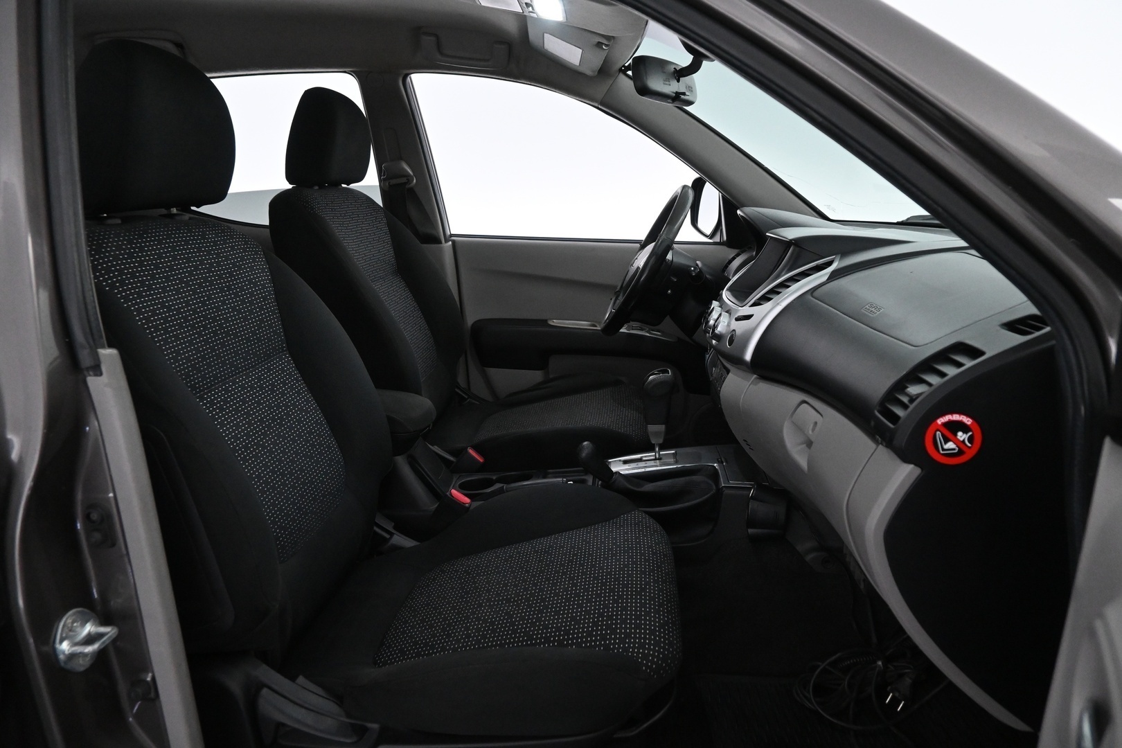 MITSUBISHI L200 2010