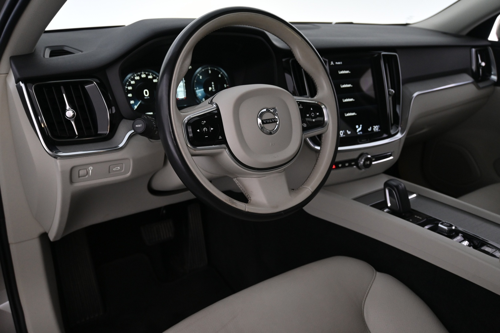 VOLVO V60 Cross Country 2021