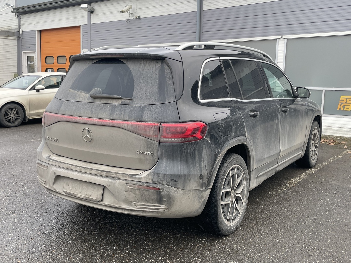 MERCEDES-BENZ EQB 2022