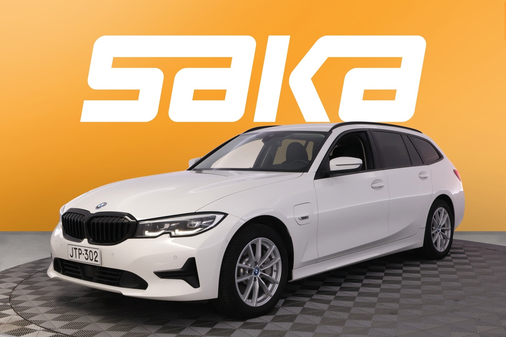 BMW 330 2022