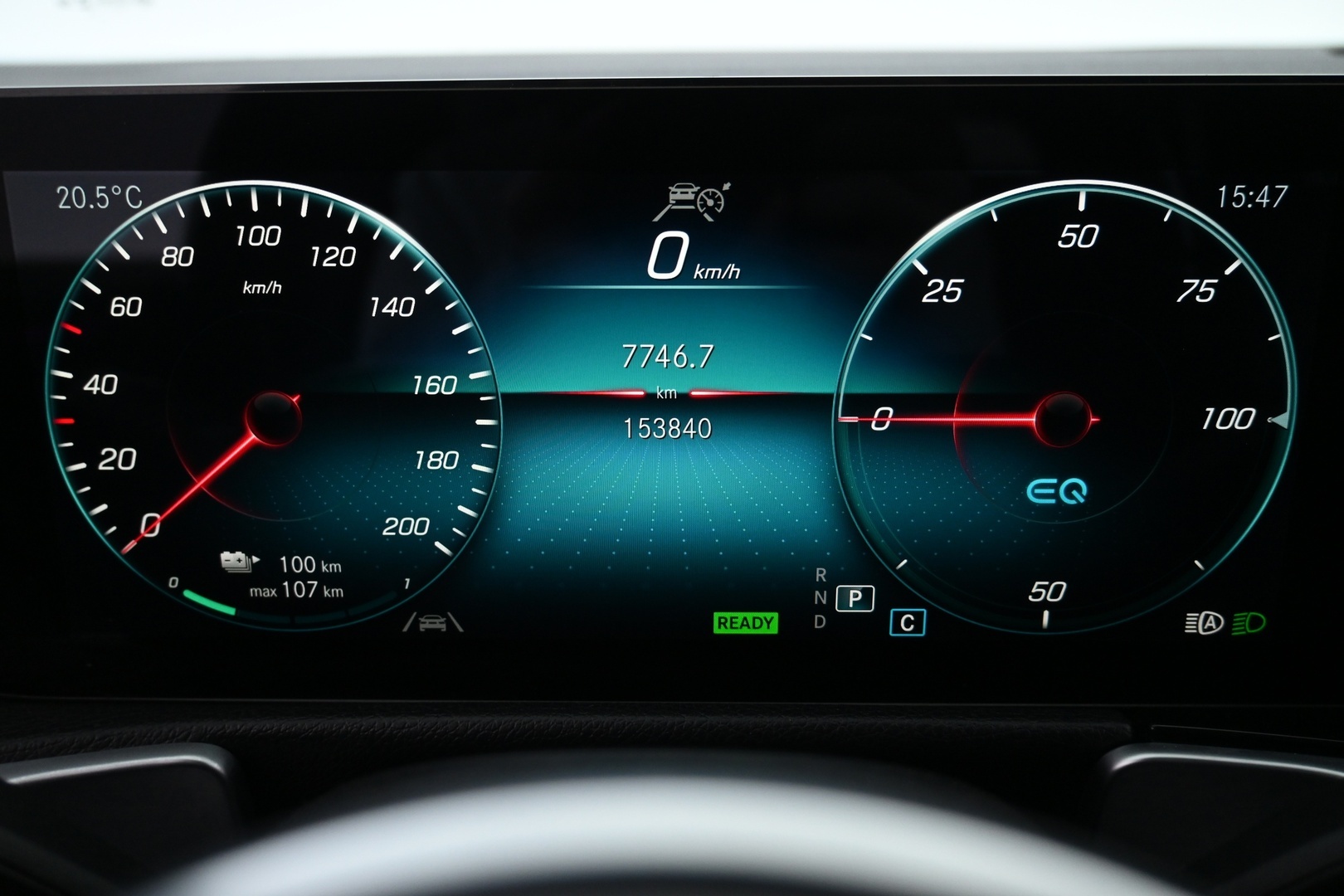 MERCEDES-BENZ EQB 2022