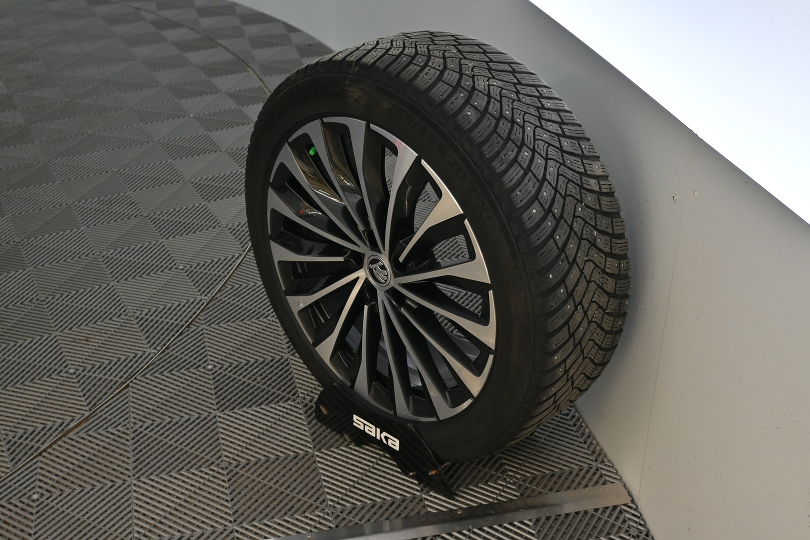 SKODA Enyaq 2023