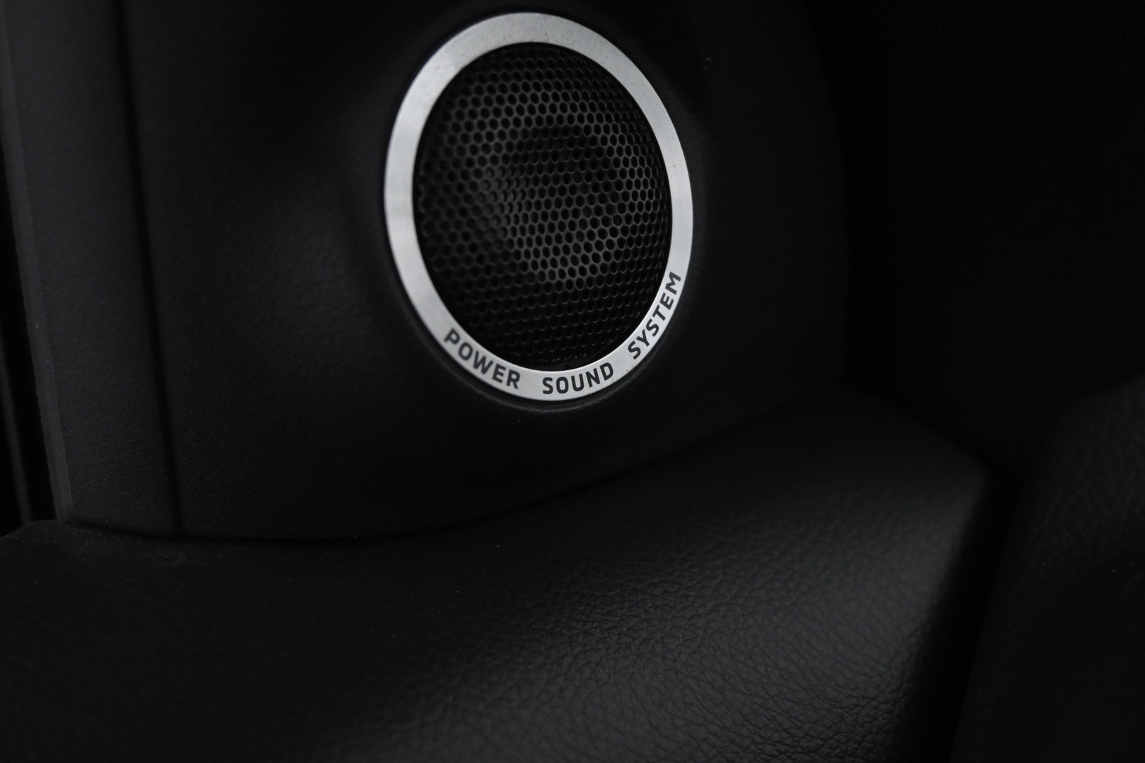 MITSUBISHI OUTLANDER PHEV 2020